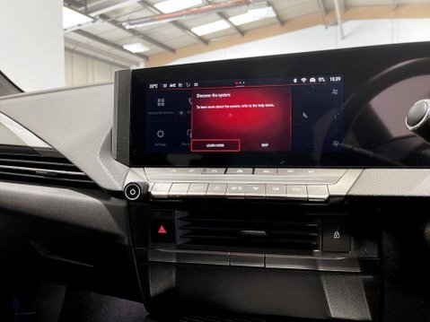 Vauxhall Astra Electric 54kWh Ultimate Hatchback 5dr Electric Auto (156 ps) Air Con - Alloys - DAB 31