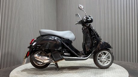 Piaggio Vespa GTS 2023 73 PLATE PROJECT SCOOTER SPARES OR REPAIR DAMAGED 125CC 1