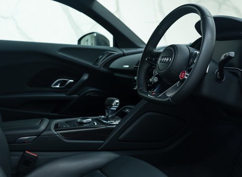 Audi R8 V10 PERFORMANCE CARBON BLACK 13