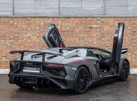 Lamborghini Aventador SV LP750-4 Roadster 8