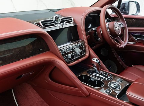 Bentley Bentayga Hybrid First Edition 18