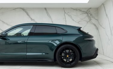 Porsche Taycan GTS Sport Turismo 28