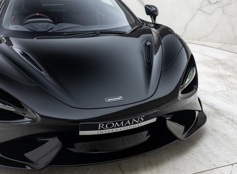 McLaren 765LT 33