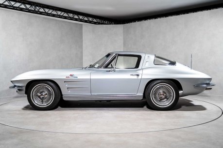 Chevrolet Corvette Stingray SPLIT WINDOW MANUAL FUELIE. FULL RESTO. MATCHING NUMBERS. IMMACULATE. 8