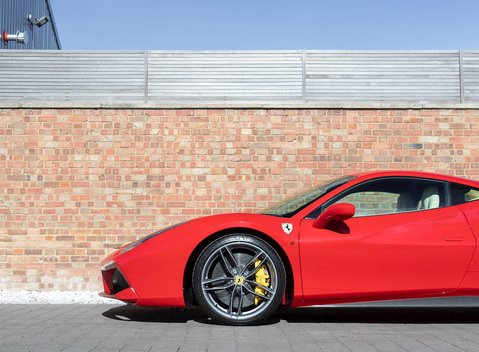 Ferrari 488 GTB 29