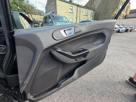 Ford Fiesta ZETEC 12