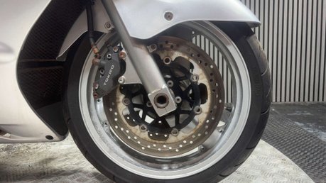 Kawasaki ZZR 2003 ONLY 24K TOURER PROJECT BIKE SPARES OR REPAIR 1200CC 19