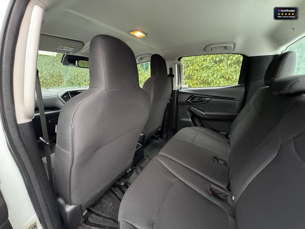 Isuzu D-Max Utility | 1.9 LT | Double Cab | Rear Diff Lock | Camera | EURO 6 10