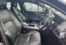 Jaguar XE R-DYNAMIC SE AUTO 17