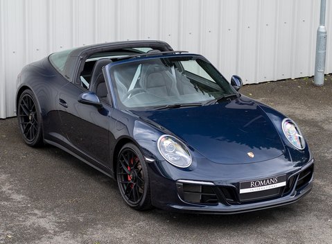 Porsche 911 Targa 4 GTS (991.2) 8