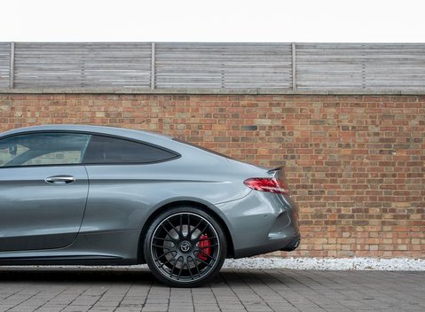 Mercedes-Benz C Class C63 S Coupe 27