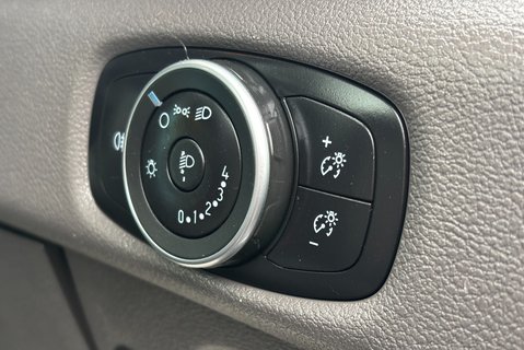 Ford Transit 350 Drw L2 130 ps Single Cab Dropside Truck - Tail Lift - Tow Axle 26