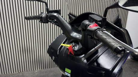 Honda FJS 2014 ONLY 9K 1 OWNER LONG MOT MAXI SCOOTER 600CC TWIN A2 25