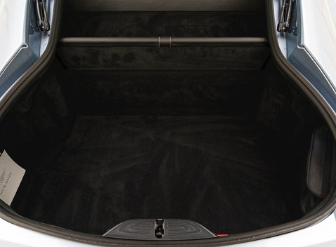 Aston Martin V8 Vantage 25