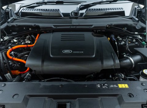 Land Rover Defender 110 P400E X-DYNAMIC HSE 36