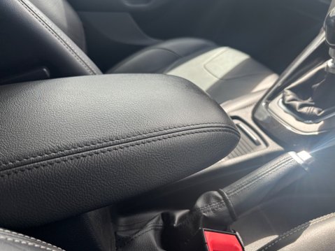 Ford Focus TITANIUM X 34