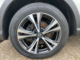 Nissan Qashqai 1.3 Qashqai N-Connecta DiG-T 5dr 15