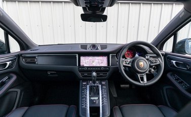 Porsche Macan GTS 19