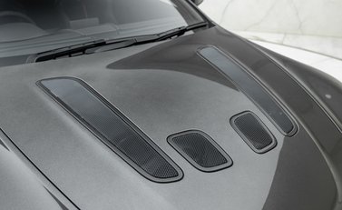 Aston Martin V12 Vantage S 36