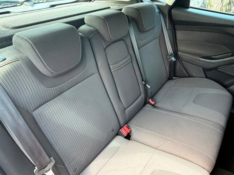 Ford Focus 1.6 Titanium Euro 5 5dr 12