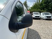 Peugeot Expert MWB L2H1 Low Roof Professional 2700 Air Con Tow Bar EURO 6 NO VAT 22