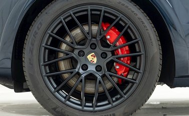Porsche Cayenne GTS Coupé 8