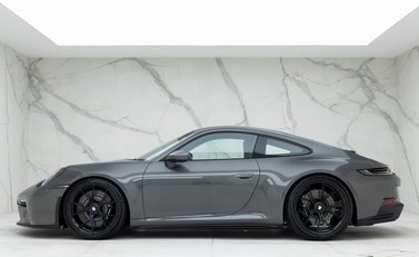Porsche 911 (992) GT3 Touring 2