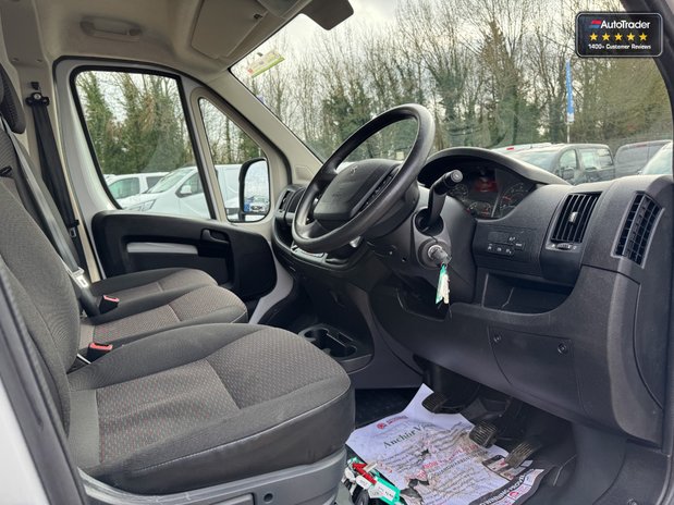 Peugeot Boxer LWB L3H2 Medium Roof Professional Premium Plus 335 SELECT 17
