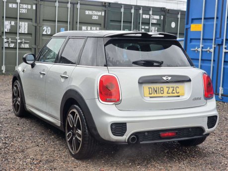 Mini Hatch 1.5 Cooper Hatchback 5dr Petrol Steptronic Euro 6 (s/s) (136 ps) 4