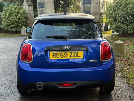 Mini Hatch COOPER CLASSIC 10