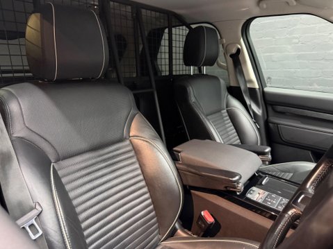 Land Rover Discovery 3.0 SD V6 HSE Auto 4WD Euro 6 (s/s) 5dr 4