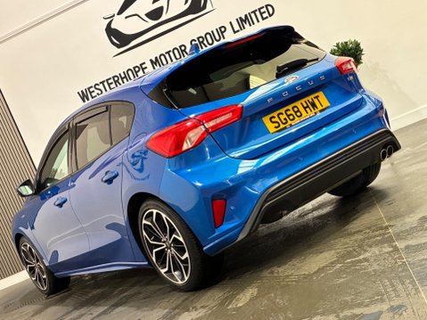 Ford Focus 1.0T EcoBoost ST-Line X Euro 6 (s/s) 5dr 17