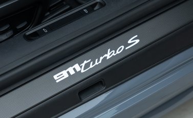 Porsche 911 Turbo S CABRIOLET (992) 31