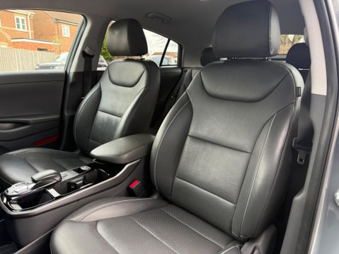 Hyundai IONIQ 38.3kWh Premium SE Auto 5dr 55