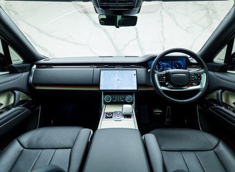 Land Rover Range Rover P530 SV 23