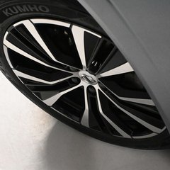 Volvo XC60 2.0 XC60 + B5 MHEV AWD Auto 4WD 5dr 1