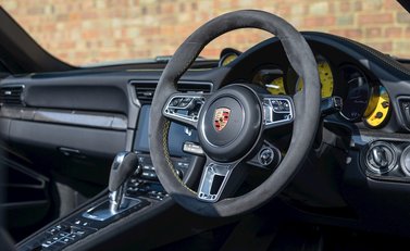 Porsche 911 (991.2) Turbo S Cabriolet 13
