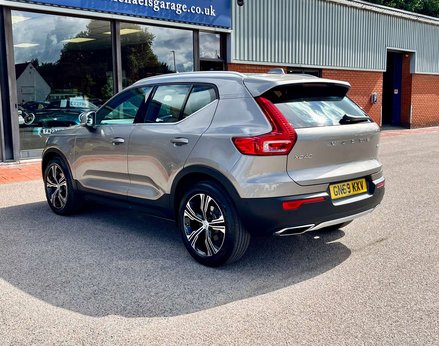 Volvo XC40 2.0 XC40 Inscription Pro T4 Auto 5dr 9