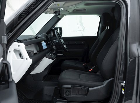 Land Rover Defender 90 Hard Top D200 11