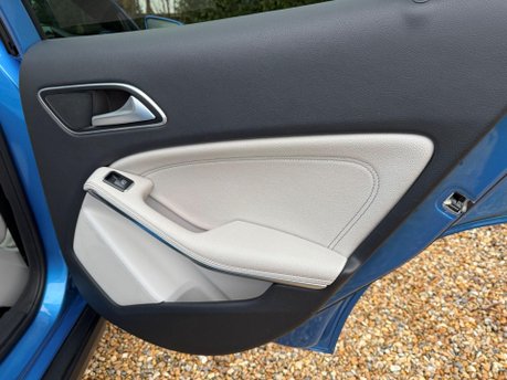 Mercedes-Benz GLA 2.1 GLA200d Sport (Premium Plus) 7G-DCT Euro 6 (s/s) 5dr 30