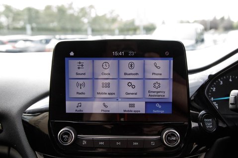 Ford Fiesta TITANIUM 25
