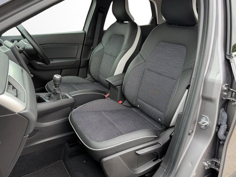 Renault Captur 1.0 TCE 90 Techno 5dr 20
