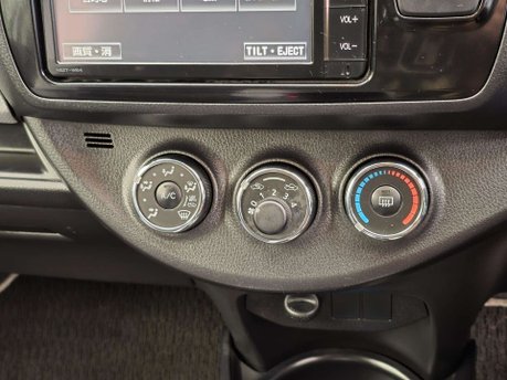 Toyota Yaris 1.33 Dual VVT-i Design Hatchback 5dr Petrol Multidrive S Euro 6 (99 ps) 30