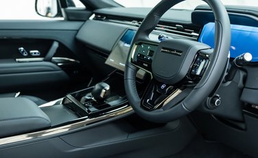 Land Rover Range Rover Sport P635 SV EDITION ONE 10