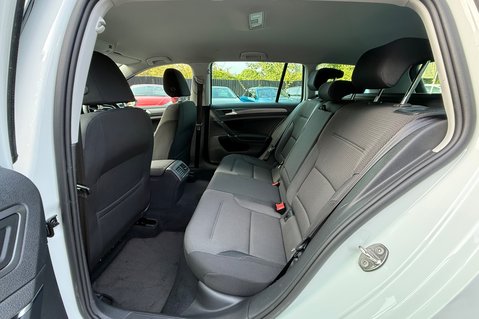 Volkswagen Golf MATCH TDI DSG - VAT Q - APPLE CAR PLAY -ADAPTIVE CRUISE -ROOFBARS 27