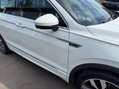 Volkswagen Tiguan R LINE TSI BMT 4MOTION DSG 9