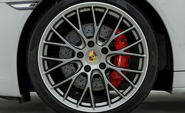 Porsche 911 (991.2) Carrera 4S 8
