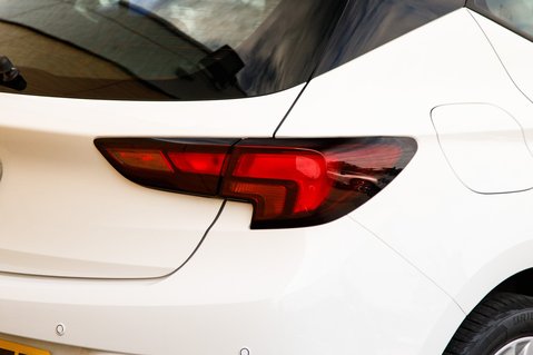 Vauxhall Astra SRI NAV S/S 9