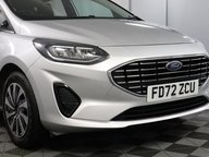 Ford Fiesta TITANIUM 24