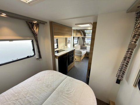 Adria Altea 552 Up Trent  22
